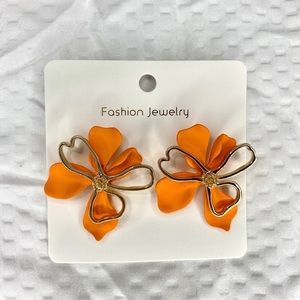 Flower earrings (BRAND NEW)
